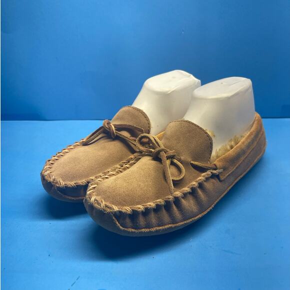 LL Bean Wicked Good Mocs Slippers Kids Size 5 Sheepskin Lamb Fur Moccasins Tan - Picture 1 of 11